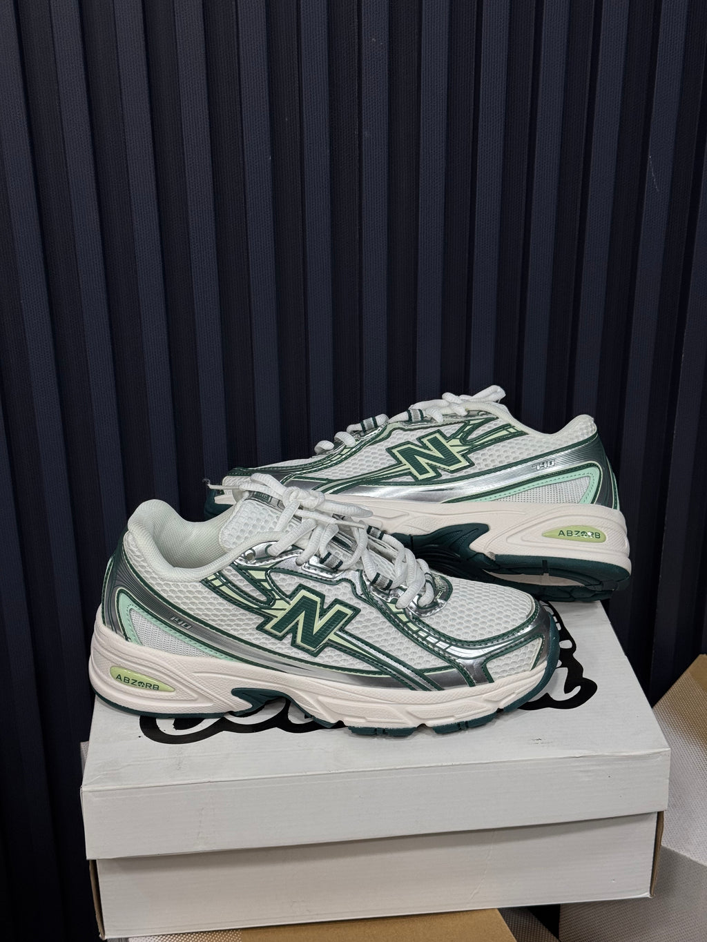 NEW BALANCE 740 GREEN WHITE