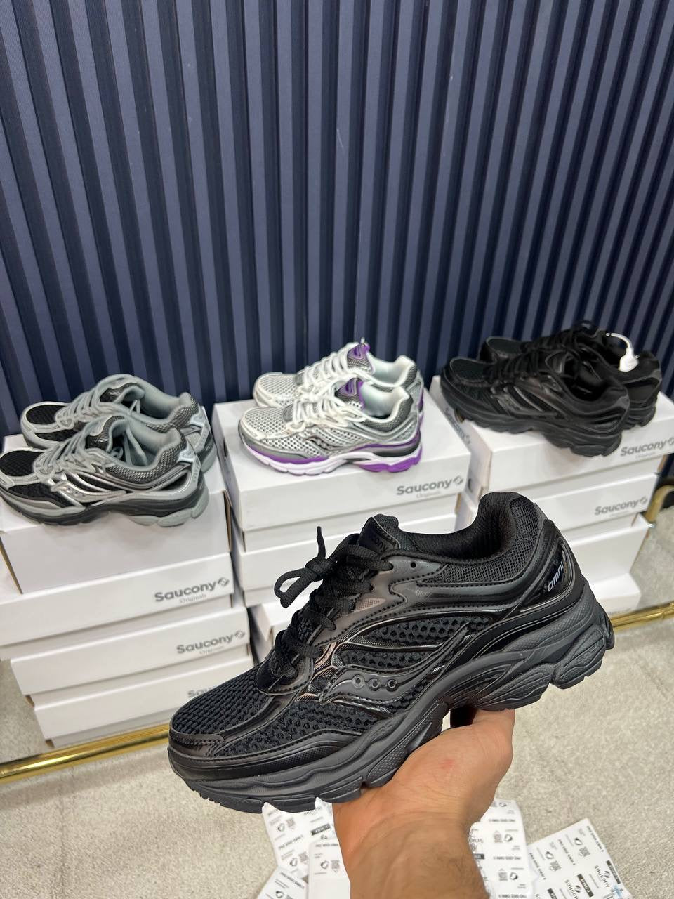 Saucony full black