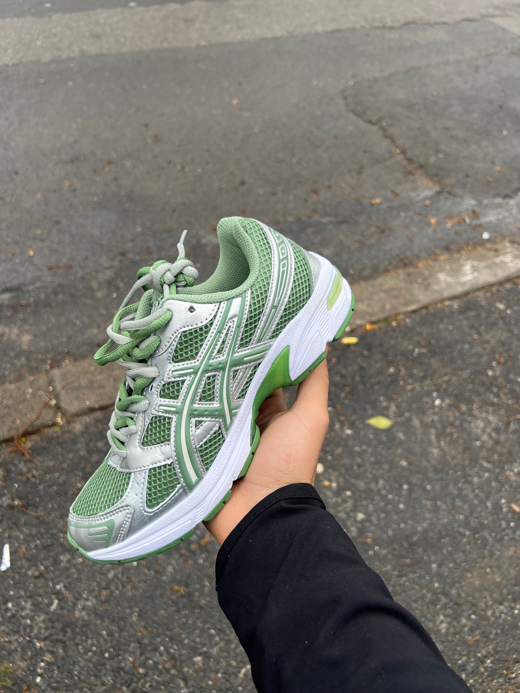 ASICS 1130 green double lacet