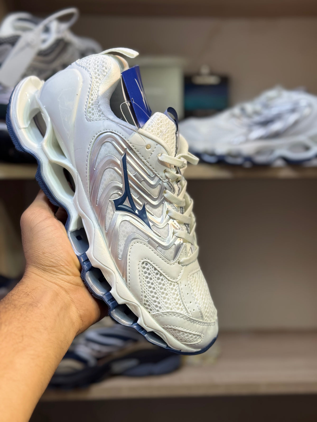 Mizzuno white blue