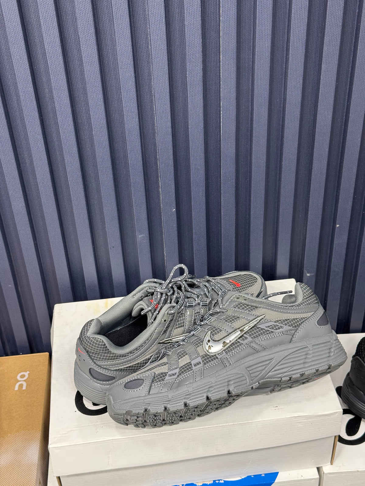 NIKE  p6000 GREY ORANGE