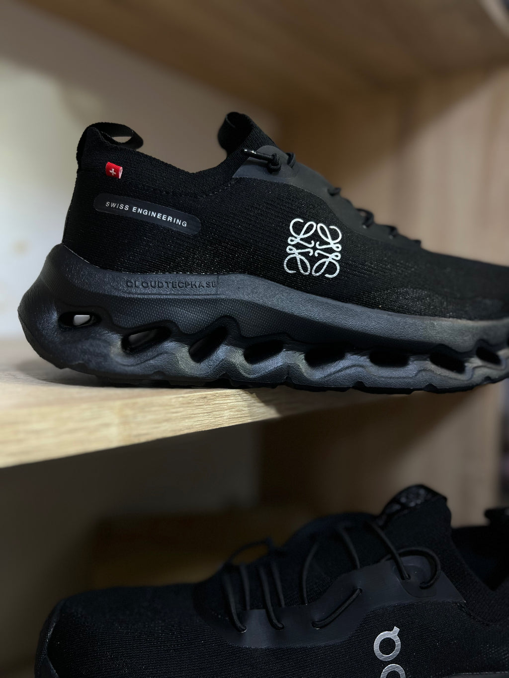 ON X LOEWE BLACK