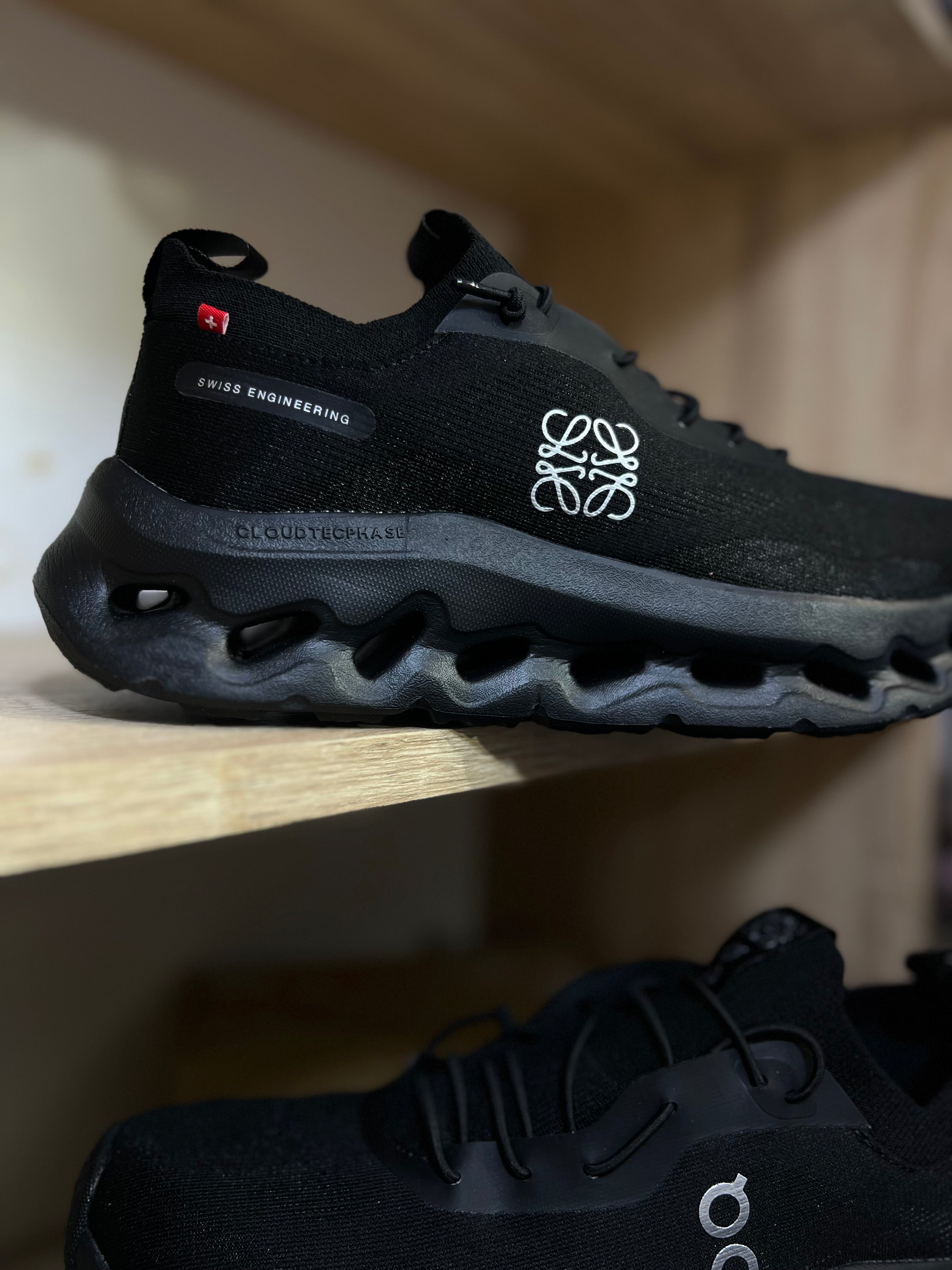 ON X LOEWE BLACK