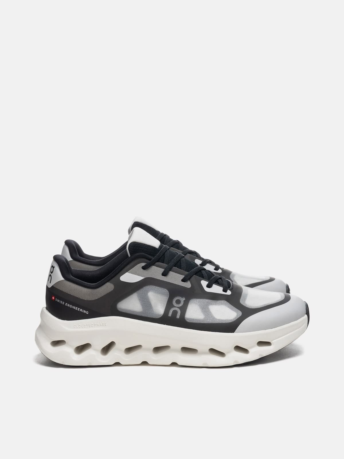 ON CLOUD REMIX WHITE BLACK