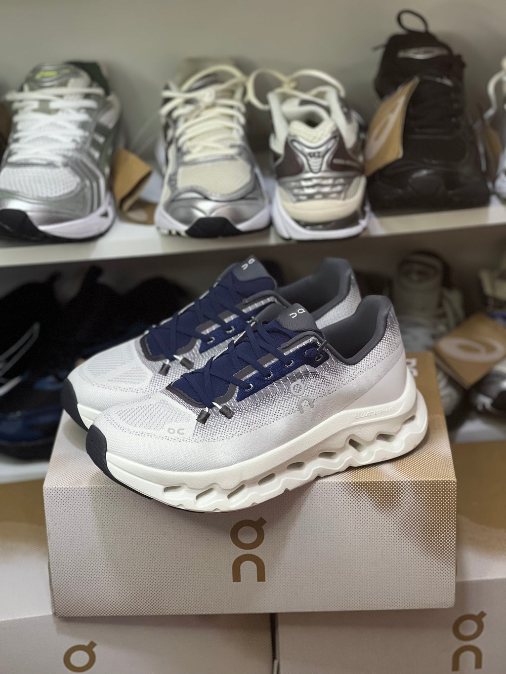 On cloud tilt blue