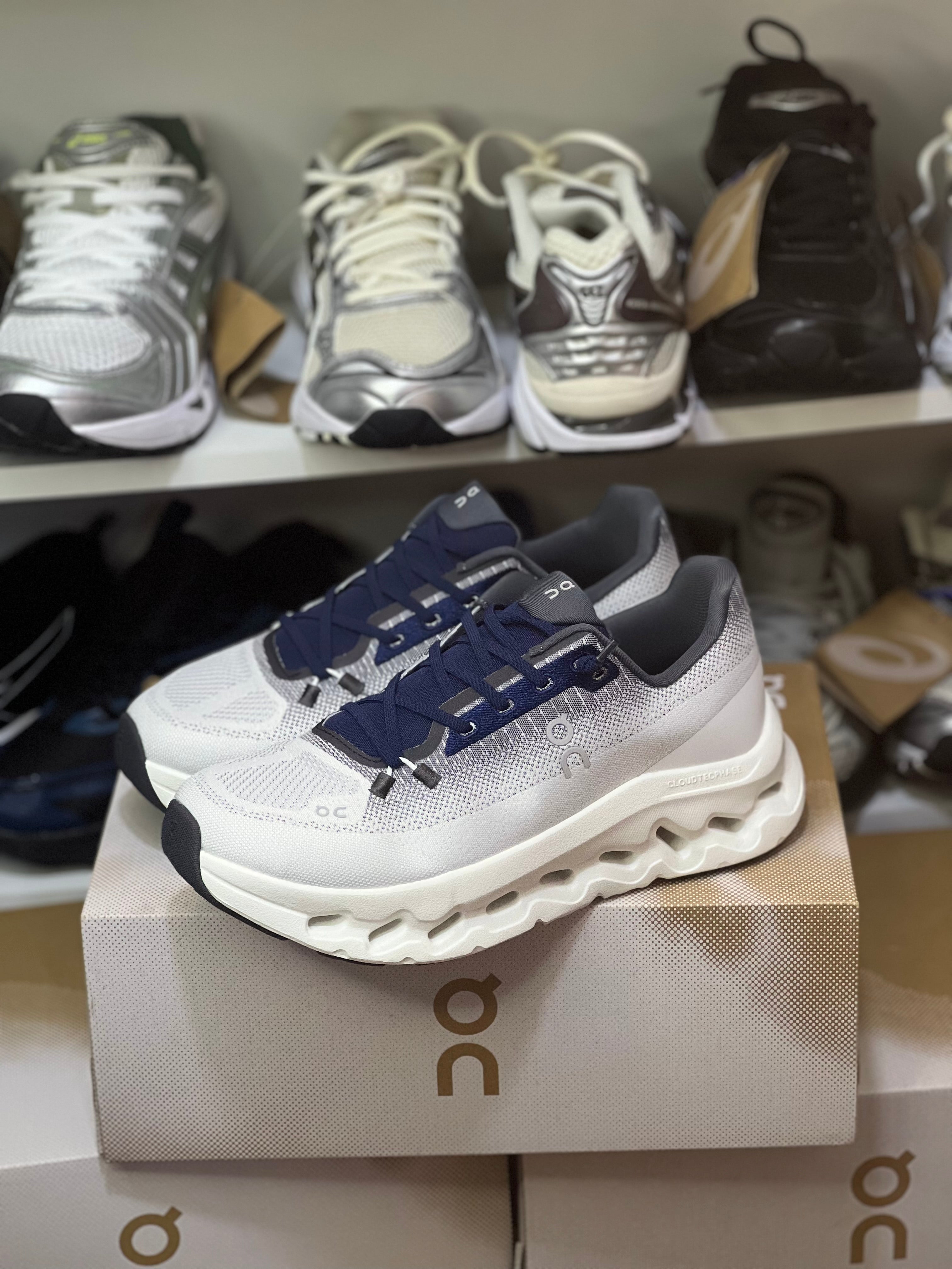 On cloud tilt blue