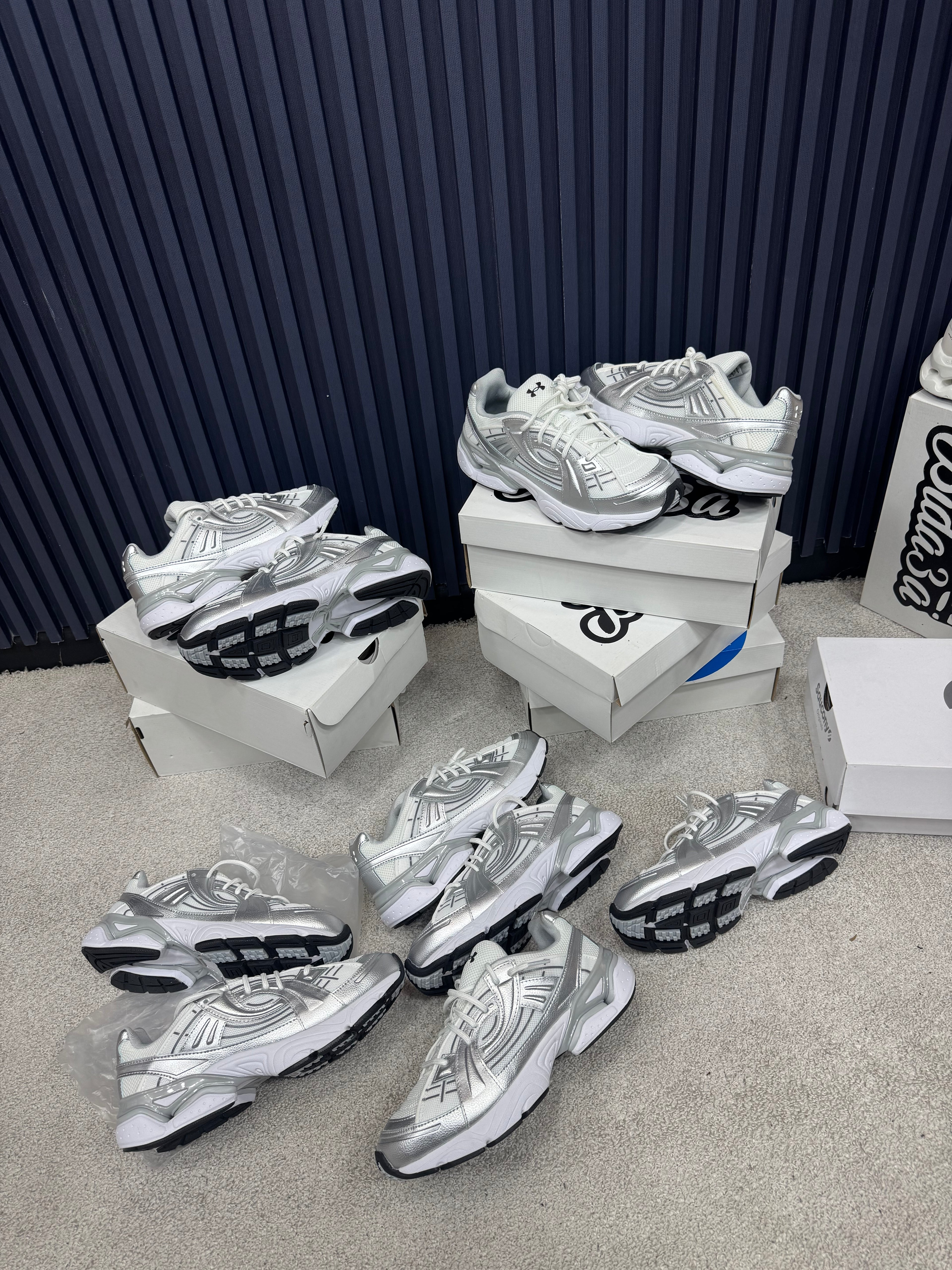 UNDER ARMOUR SOLA