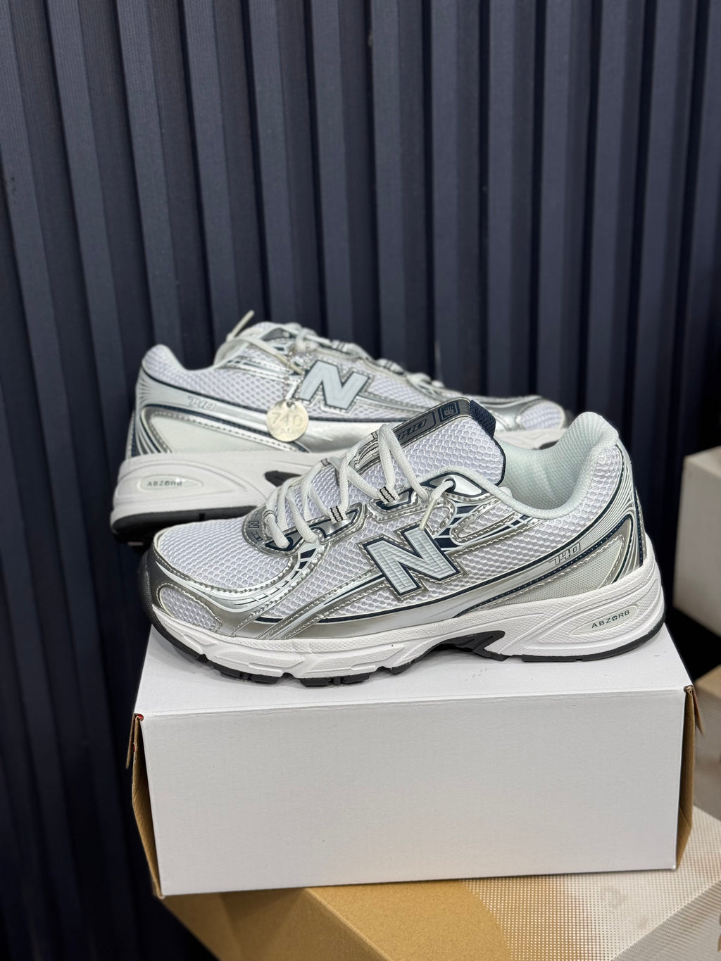 NEW BALANCE 740 white