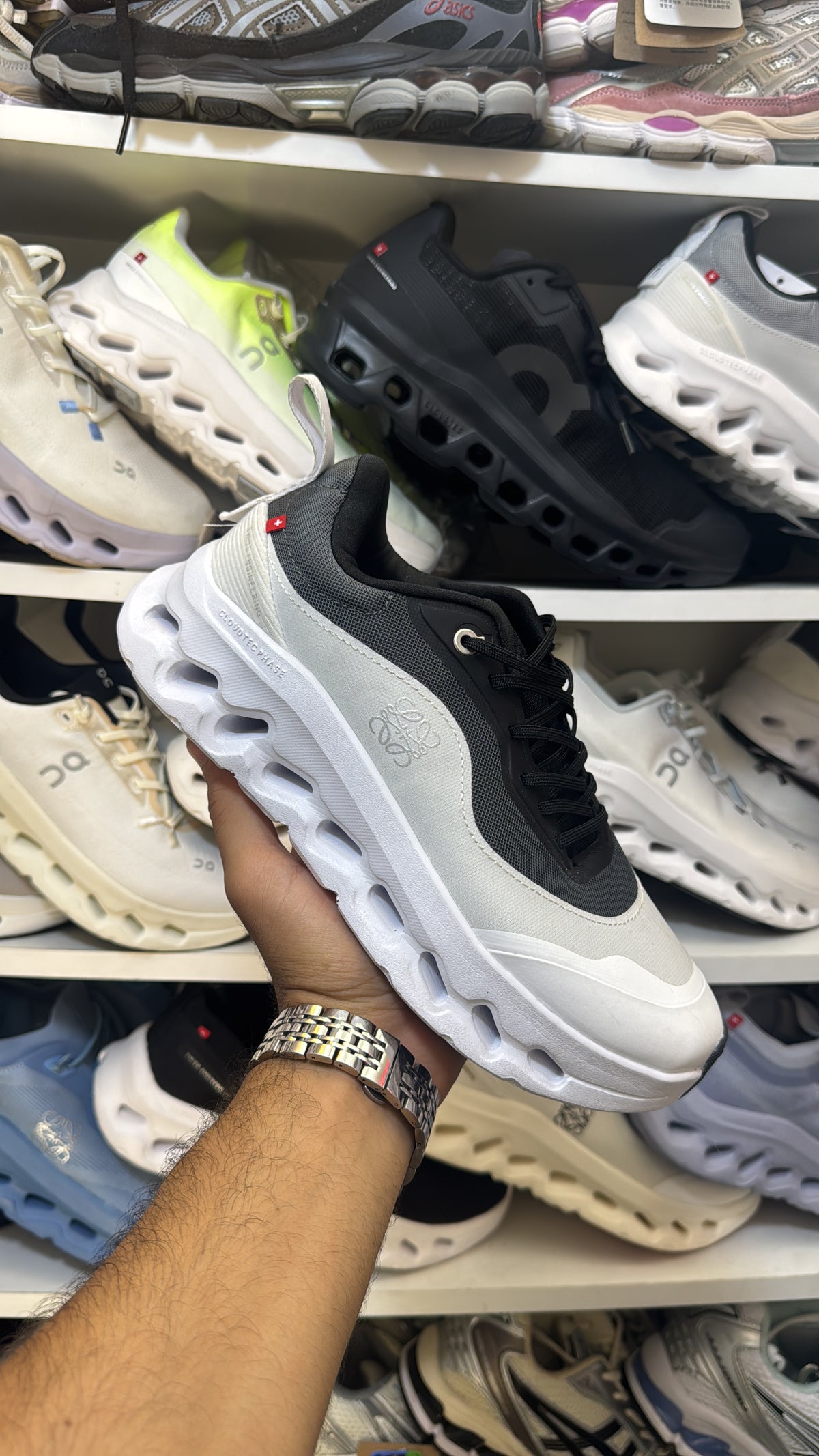 On cloud tilt X LOEWE