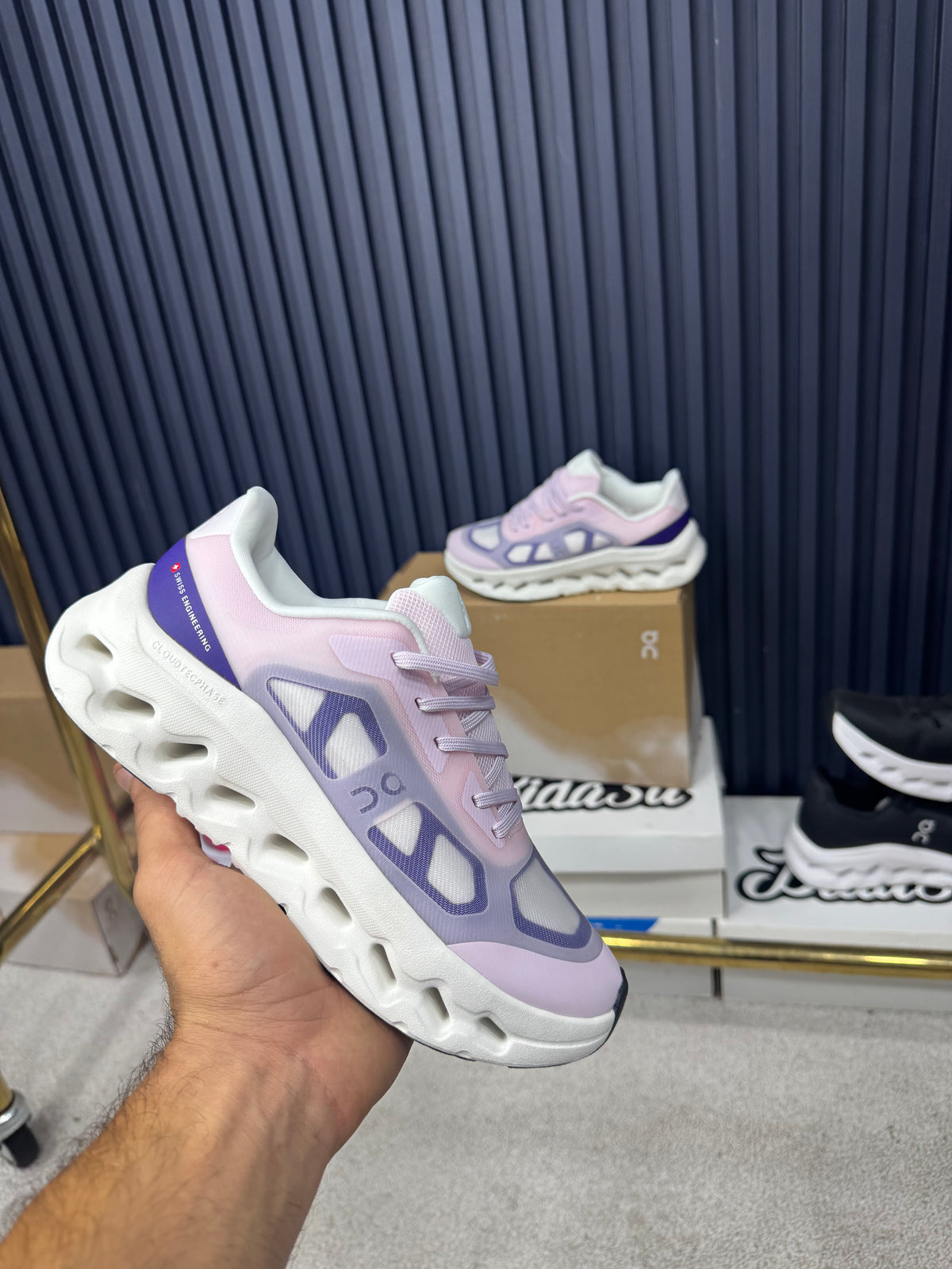 On cloud tilt remix pink blue