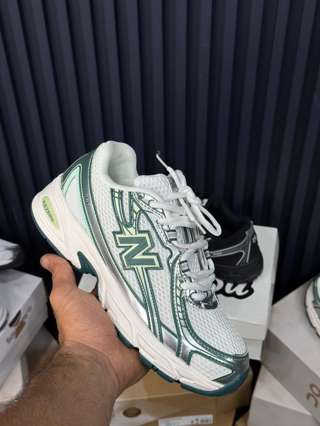 NEW BALANCE 740 GREEN WHITE