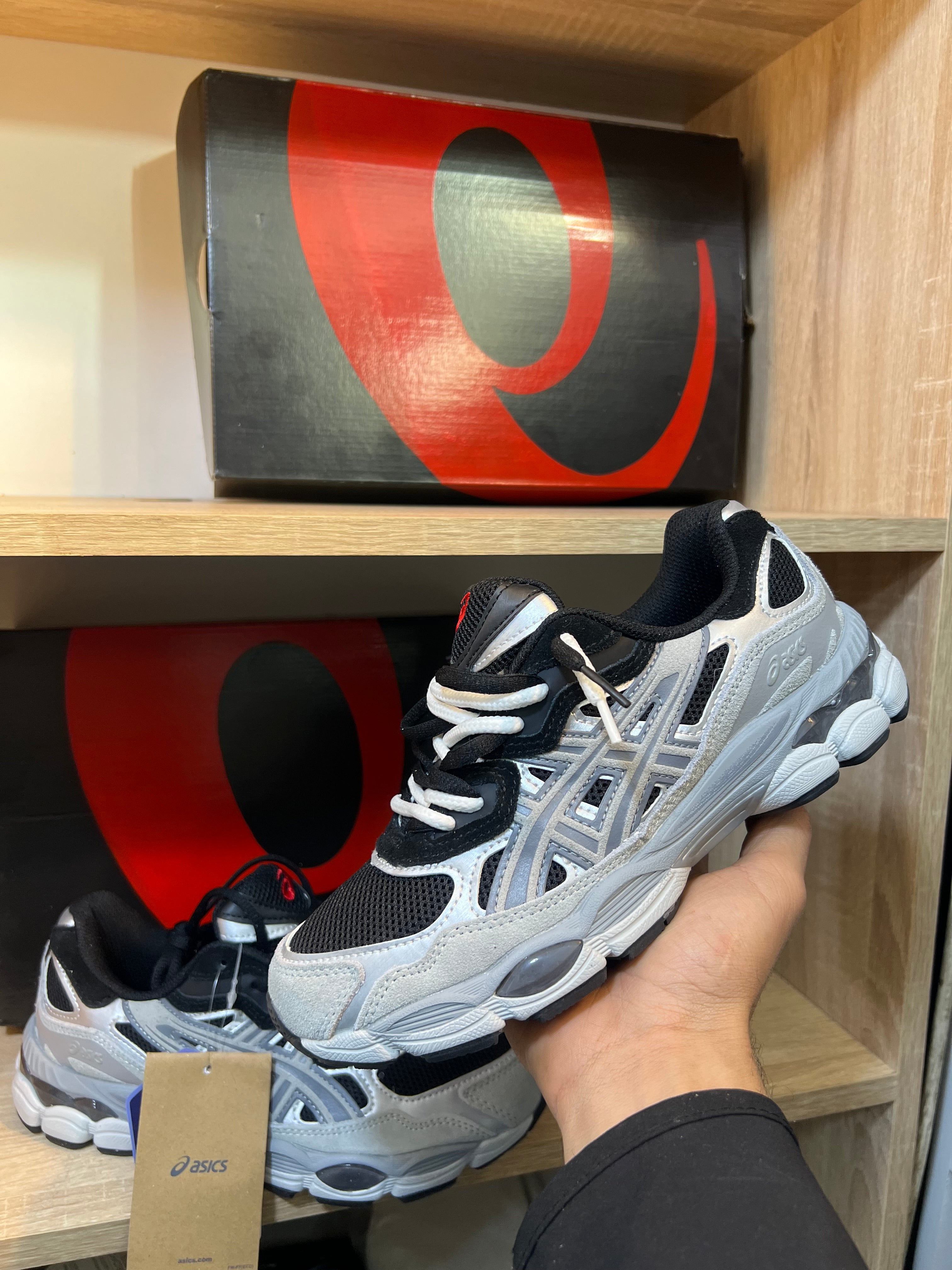 ASICS NYC DOUBLE LACET &BOX