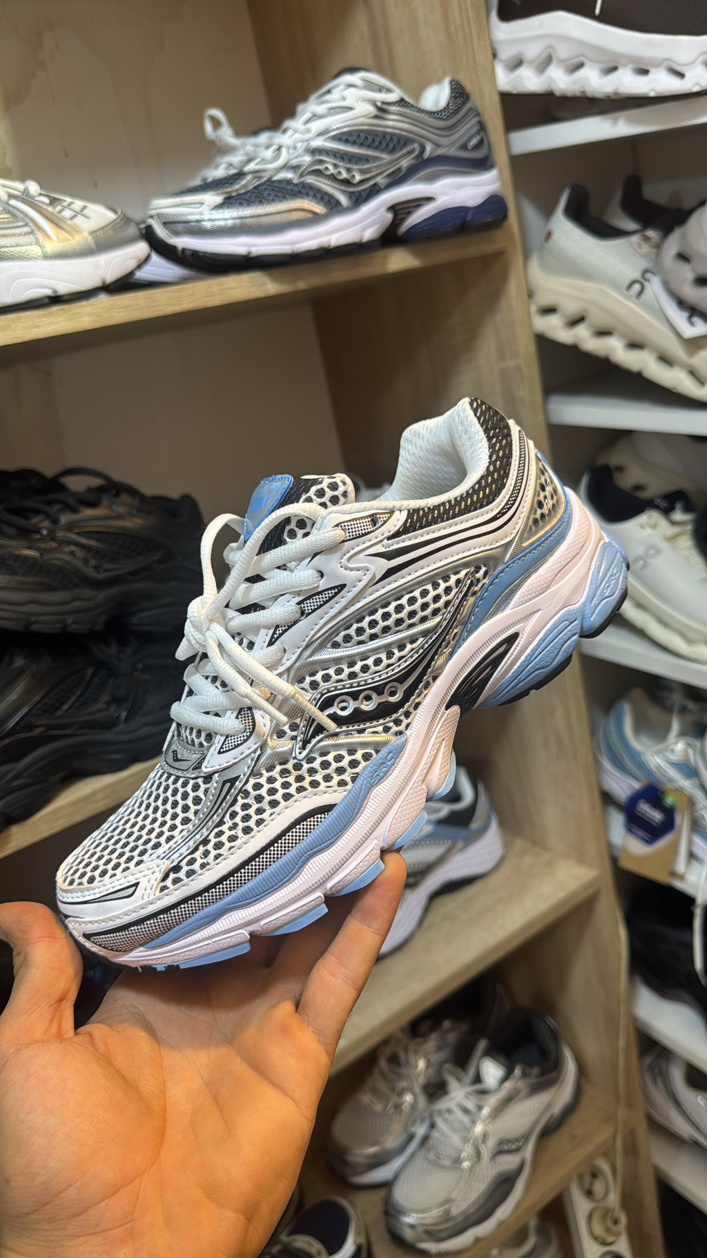 SAUCONY WHITE GREY BLUE EXCLUSIVE COLOR 2026