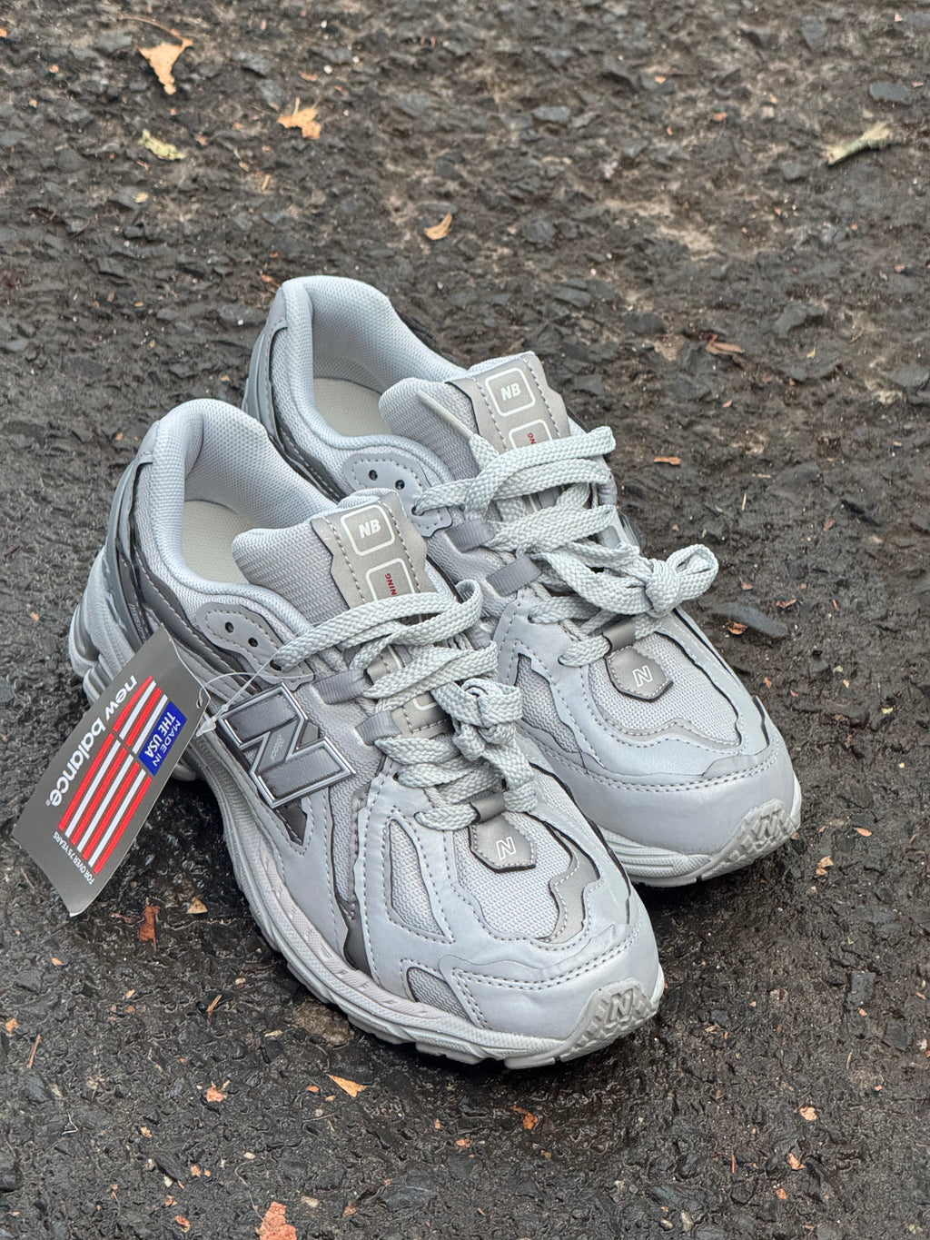 NEW BALANCE 1906D