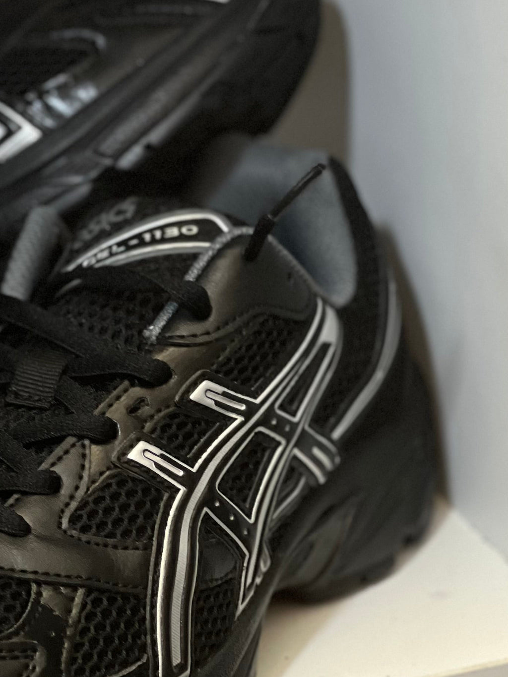 ASICS 1130 BLACK BEST QUALITY BOX + LACET