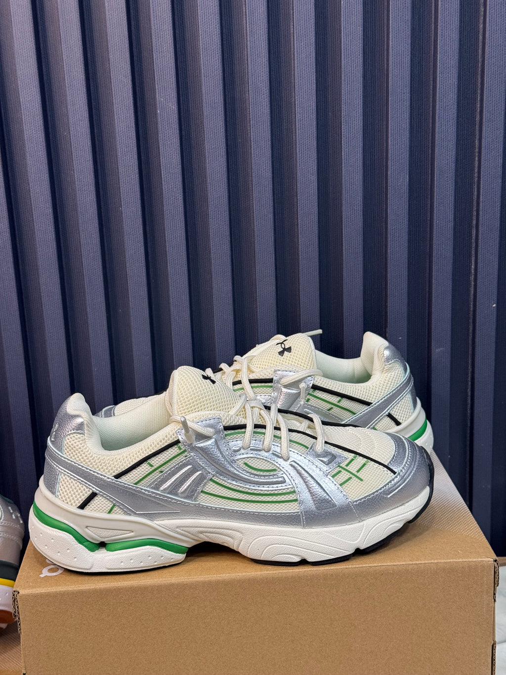 UNDER ARMOUR SOLA