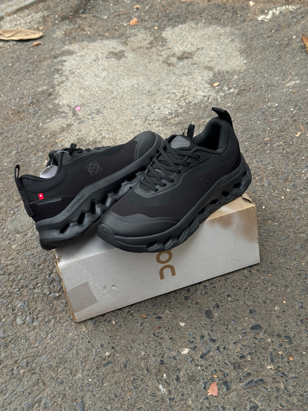 On cloud tilt x loewe