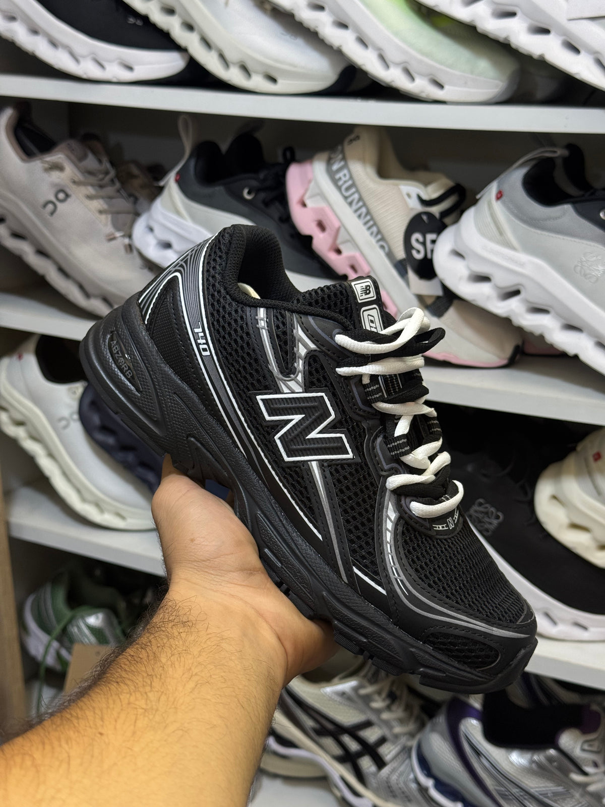 NEW BALANCE 740