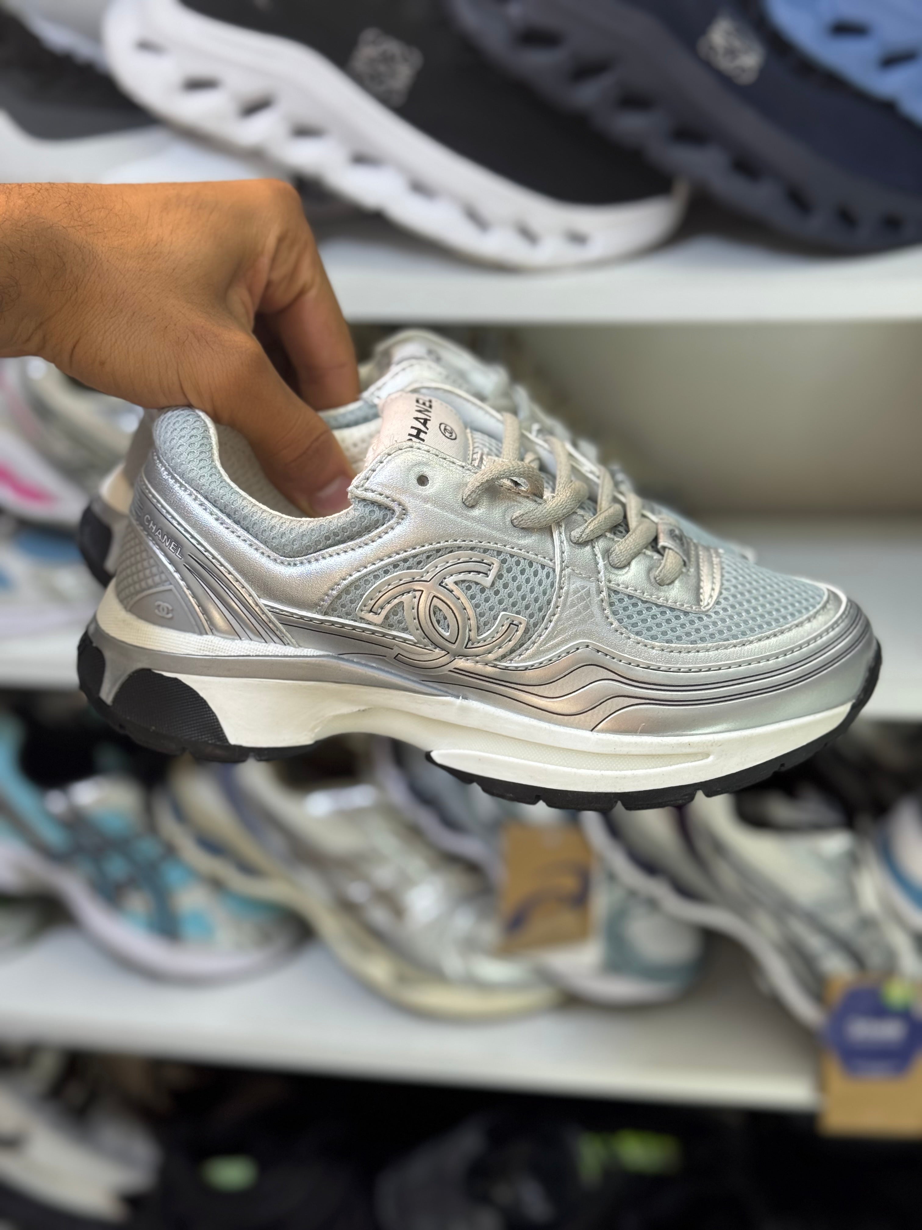 Chanel 👟👩