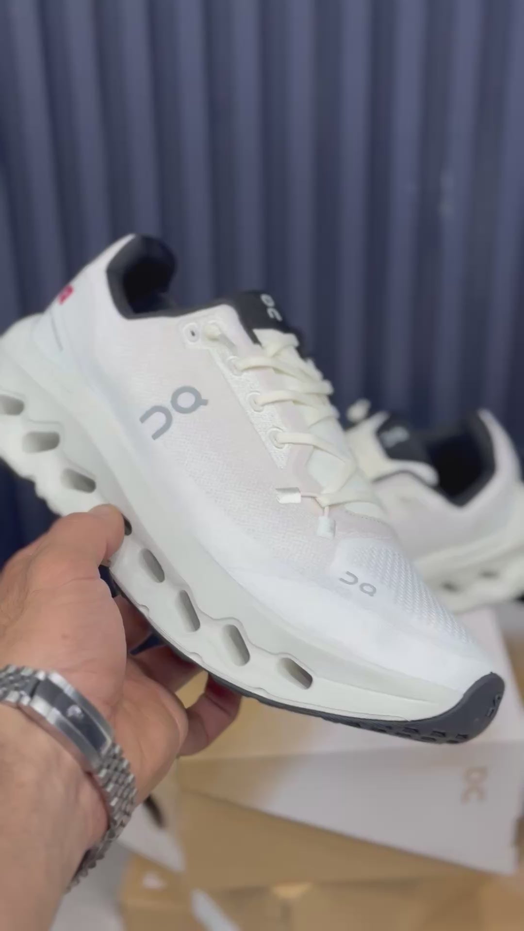ON CLOUD BEIGE BLACK